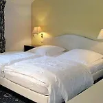Hotel Haus Litzbr\u00fcck Düsseldorf